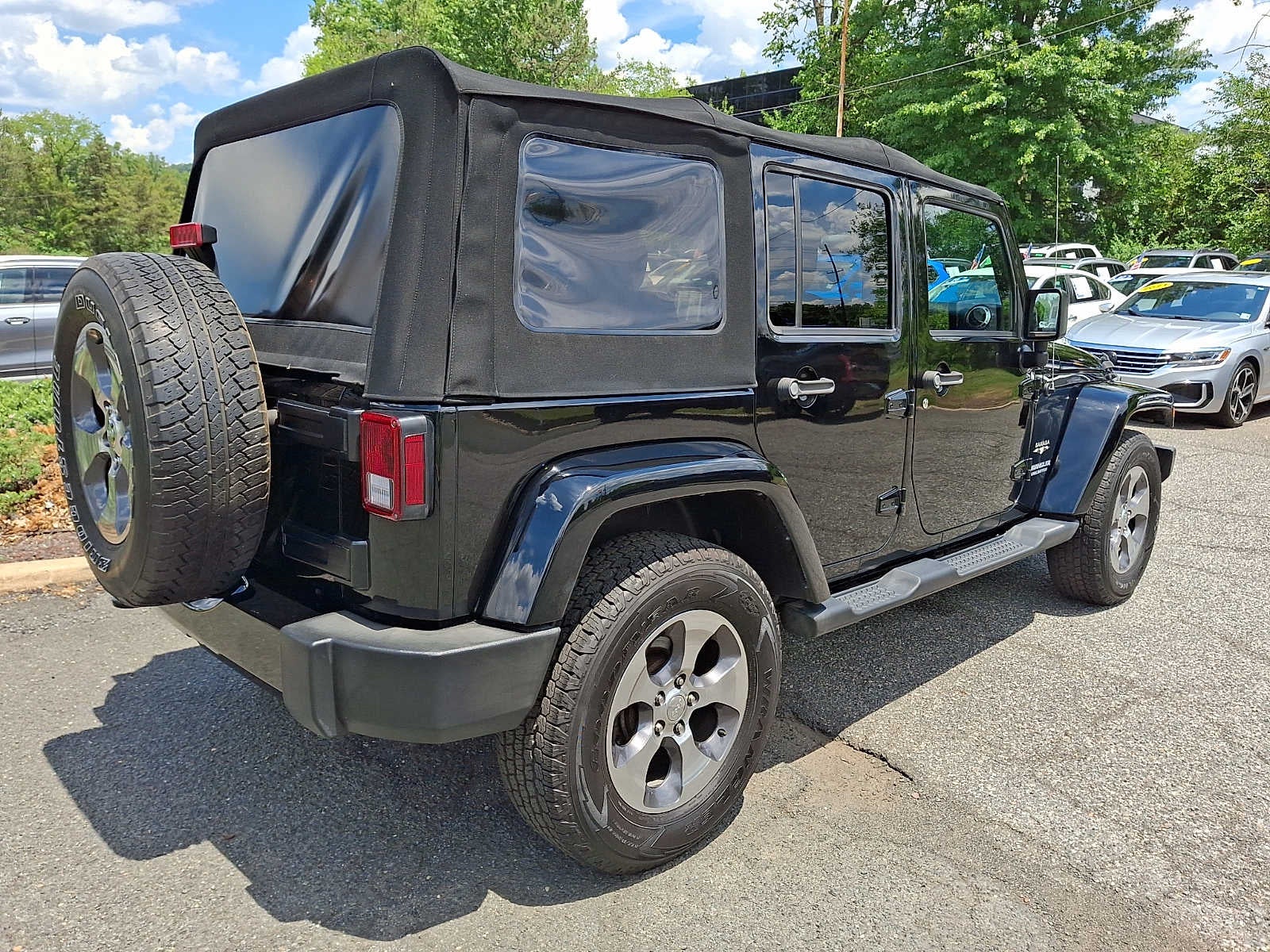 2016 Jeep Wrangler Unlimited 4WD 4dr Sahara