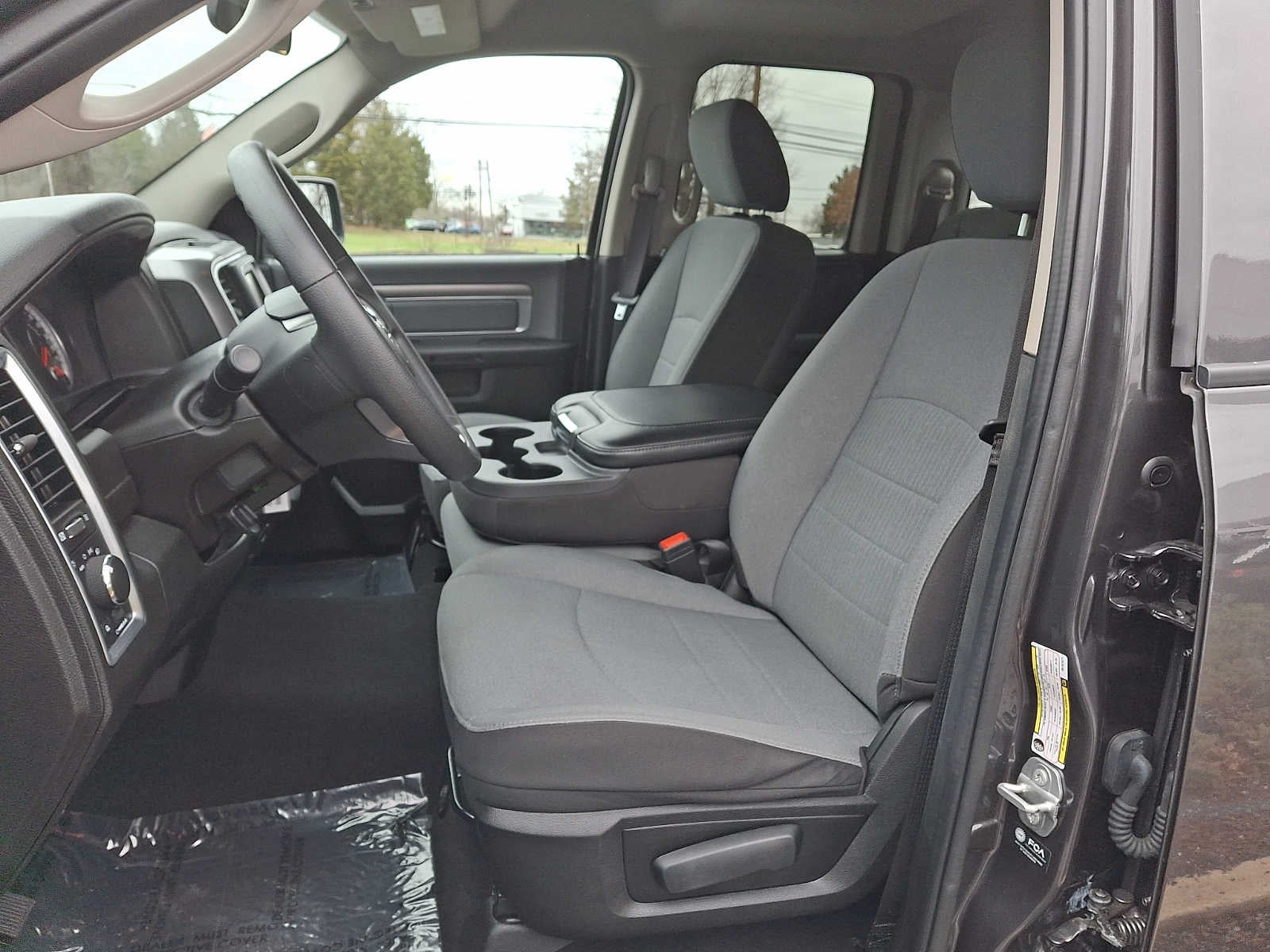 2024 RAM 1500 Classic SLT 4x4 Quad Cab 64 Box