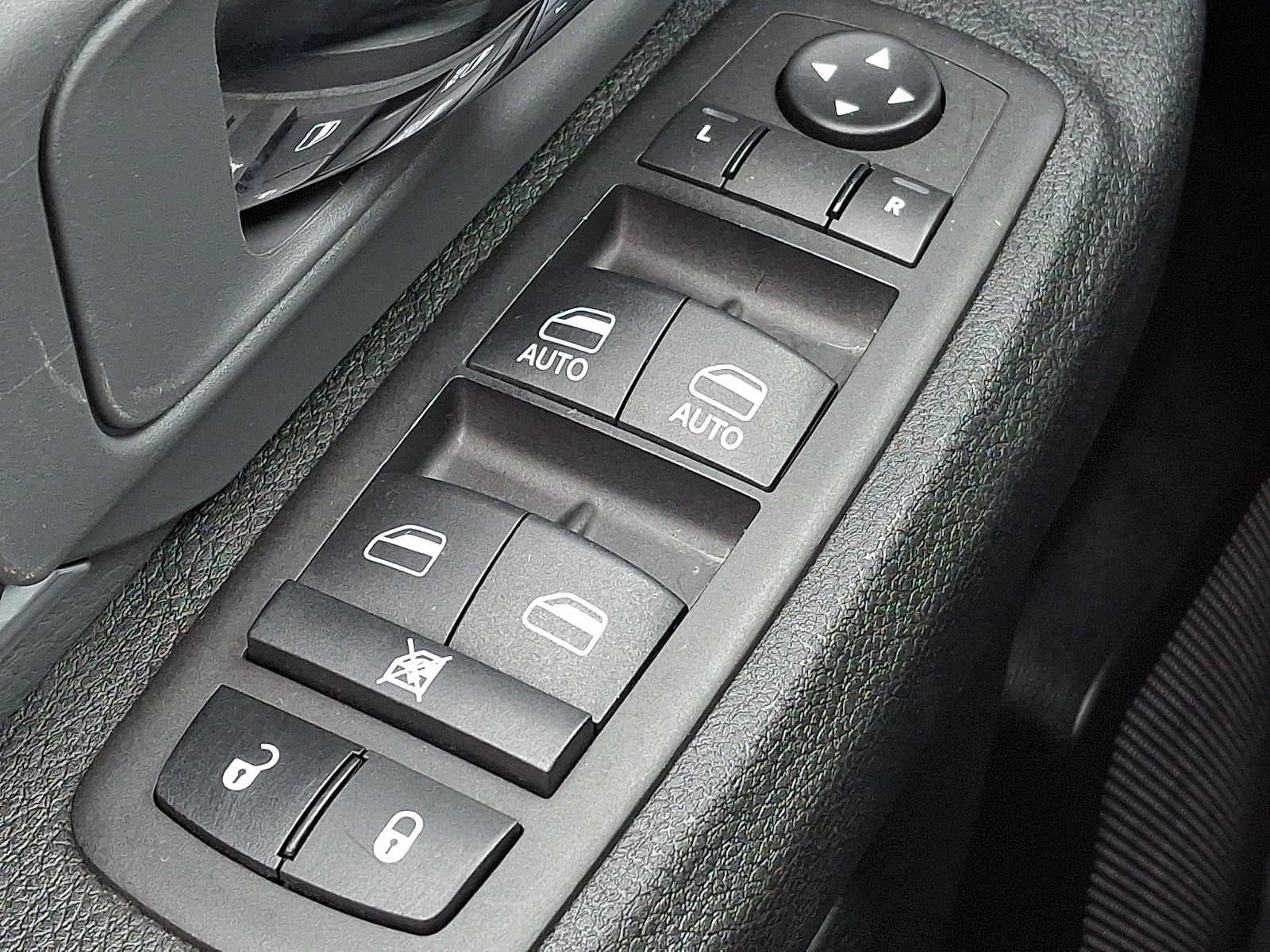 2024 RAM 1500 Classic SLT 4x4 Quad Cab 64 Box