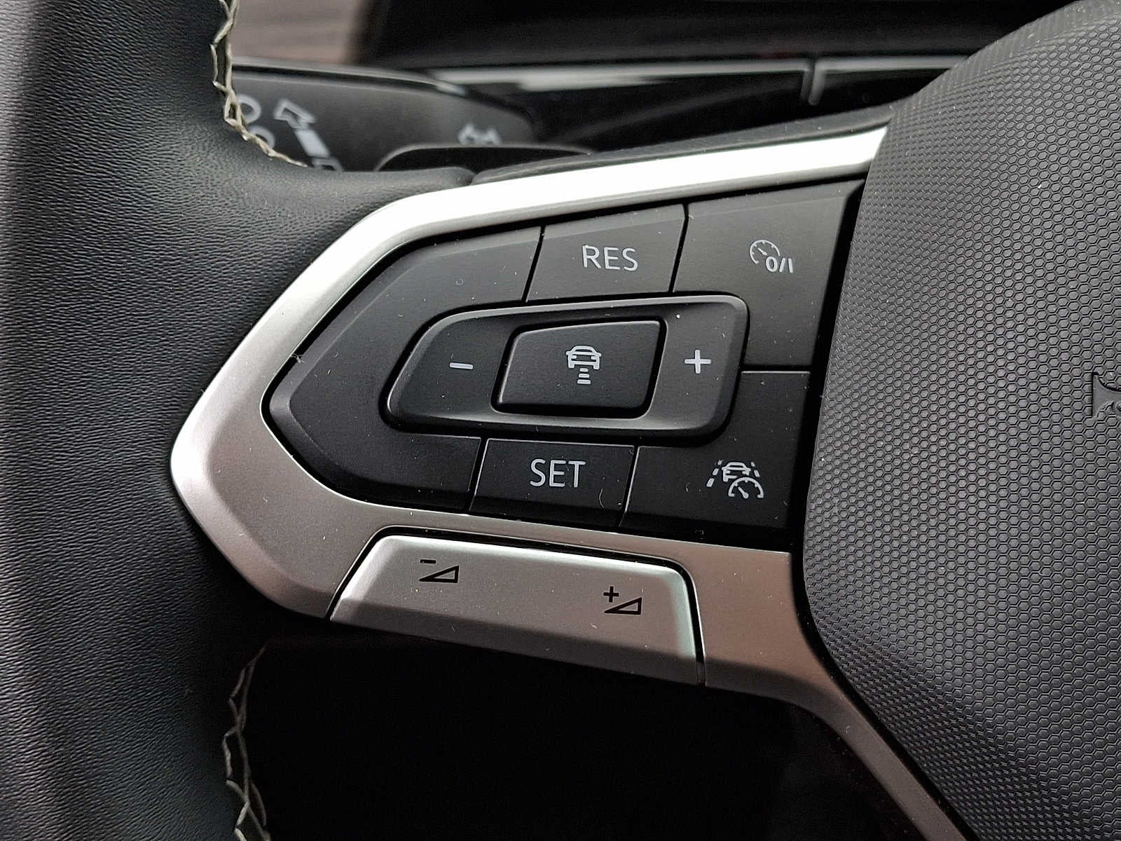 2024 Volkswagen Atlas 2.0T SEL 4MOTION