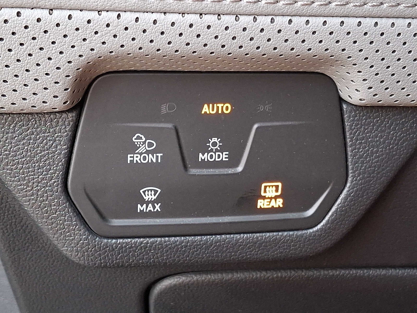2024 Volkswagen Atlas 2.0T Peak Edition SE w/Technology 4MOTION