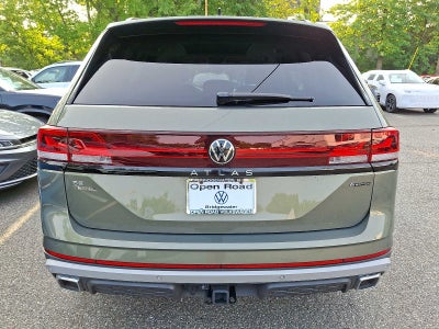 2024 Volkswagen Atlas 2.0T Peak Edition SE w/Technology 4MOTION
