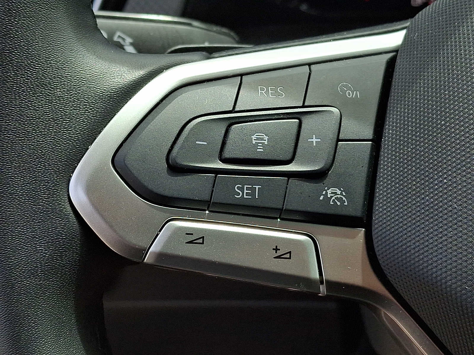 2025 Volkswagen Atlas 2.0T Peak Edition 4MOTION