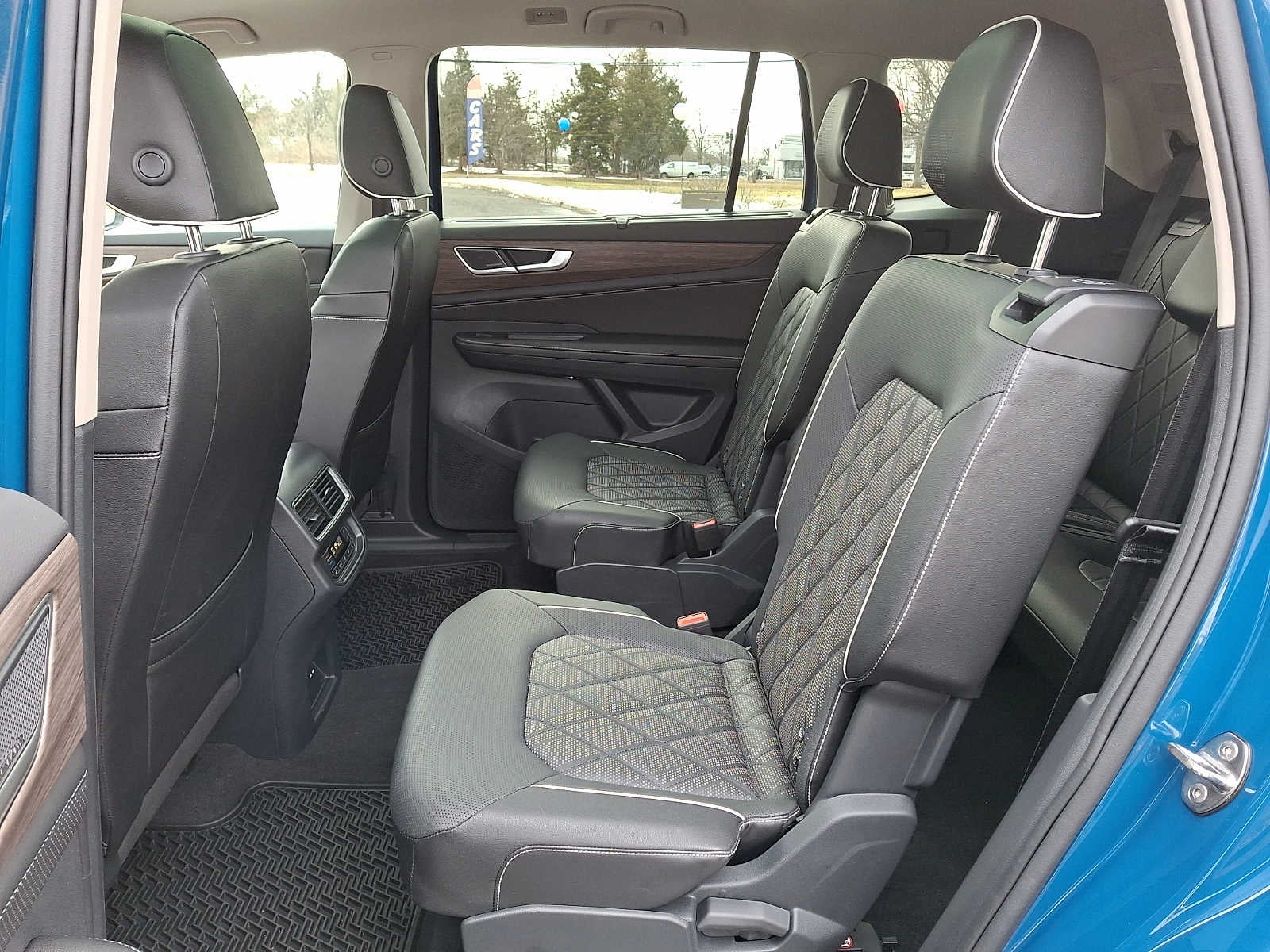 2025 Volkswagen Atlas 2.0T SEL Premium R-Line 4MOTION