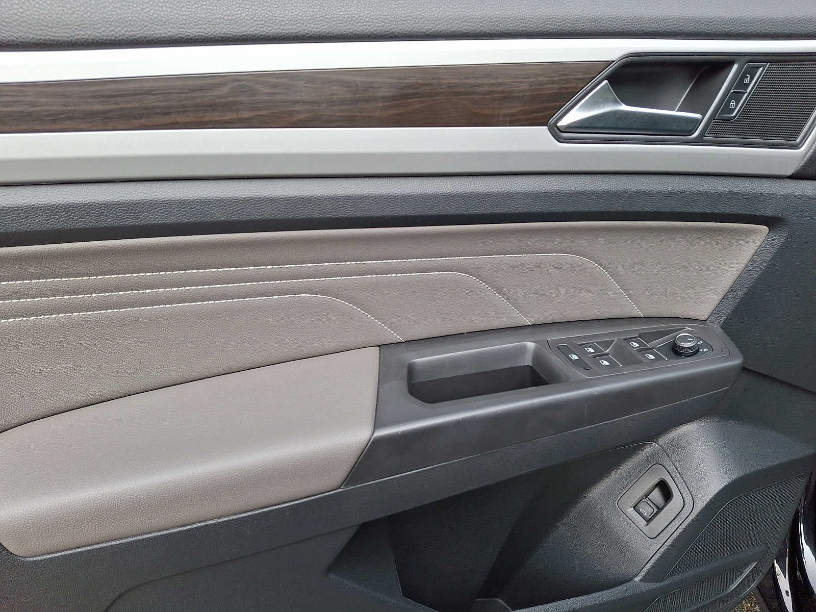 2023 Volkswagen Atlas 3.6L V6 SE w/Technology 4MOTION