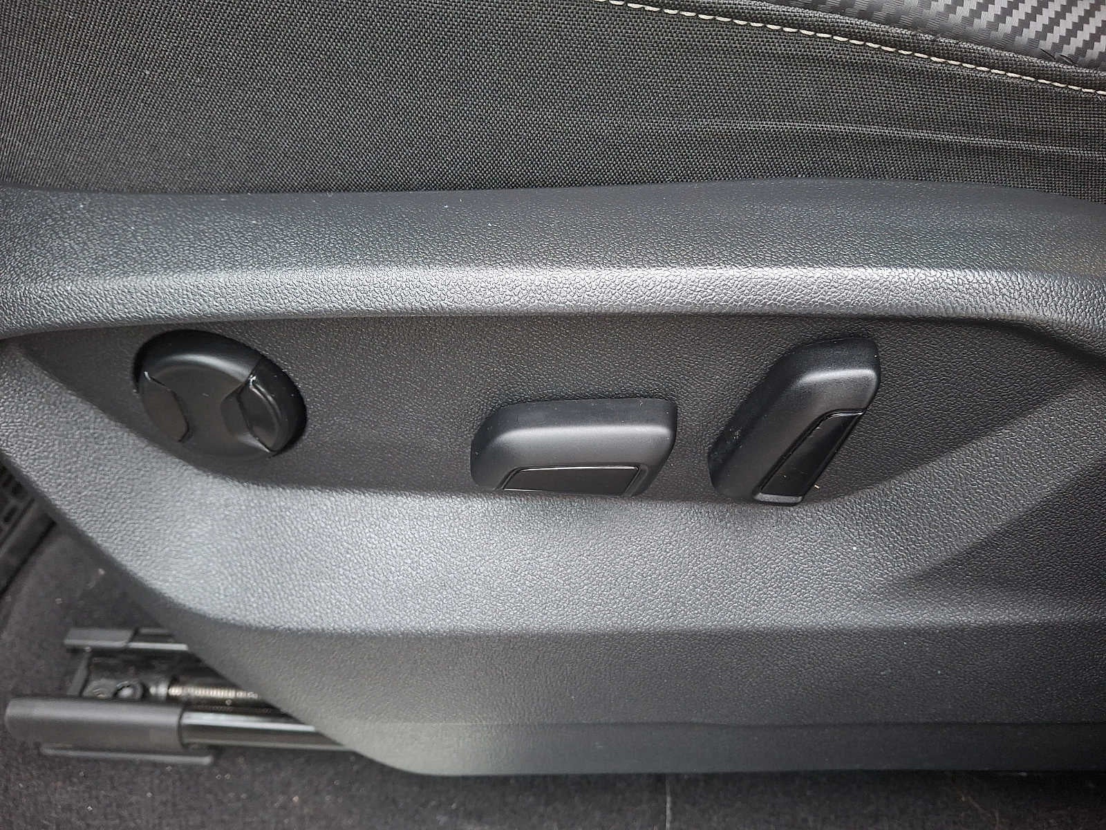 2022 Volkswagen Atlas Cross Sport 3.6L V6 SE w/Technology 4MOTION