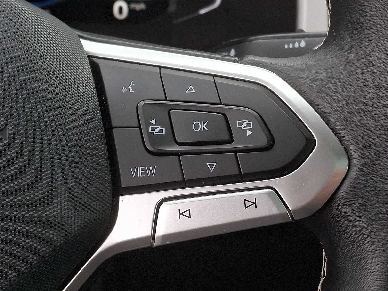 2022 Volkswagen Atlas Cross Sport 3.6L V6 SE w/Technology 4MOTION