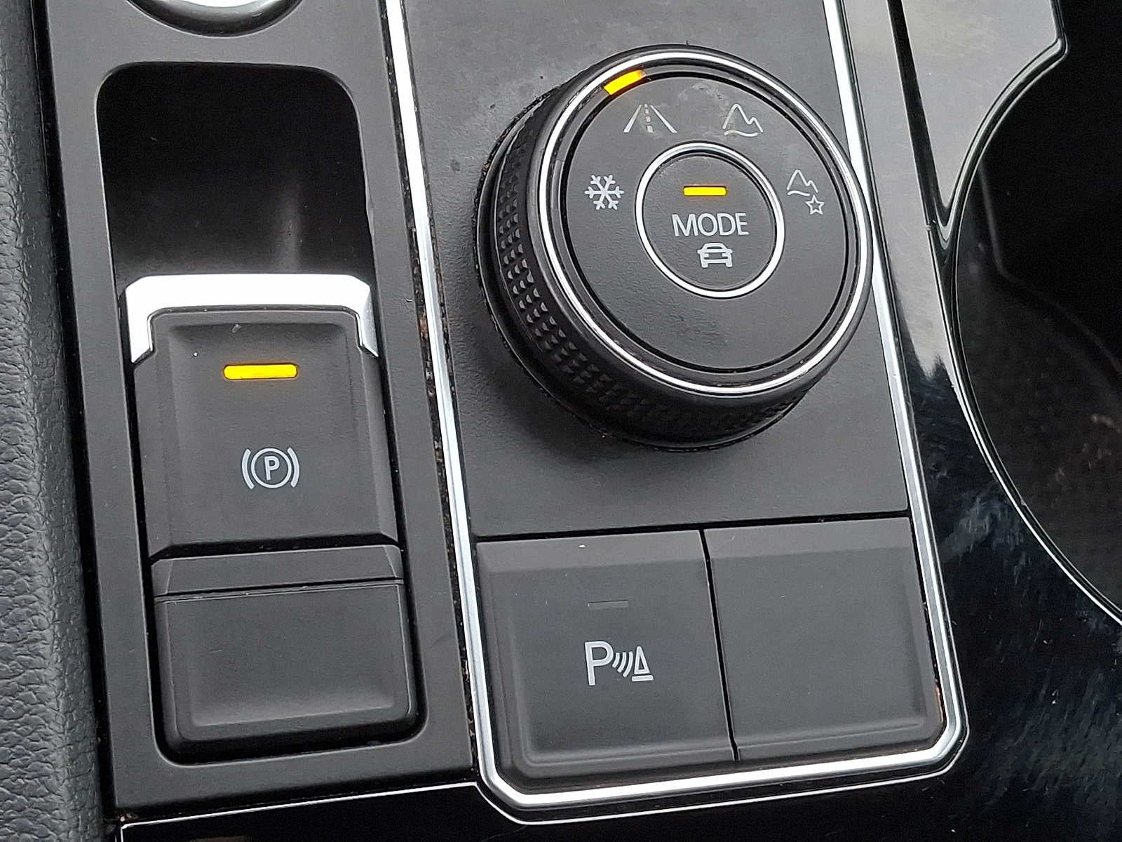 2022 Volkswagen Atlas Cross Sport 3.6L V6 SE w/Technology 4MOTION