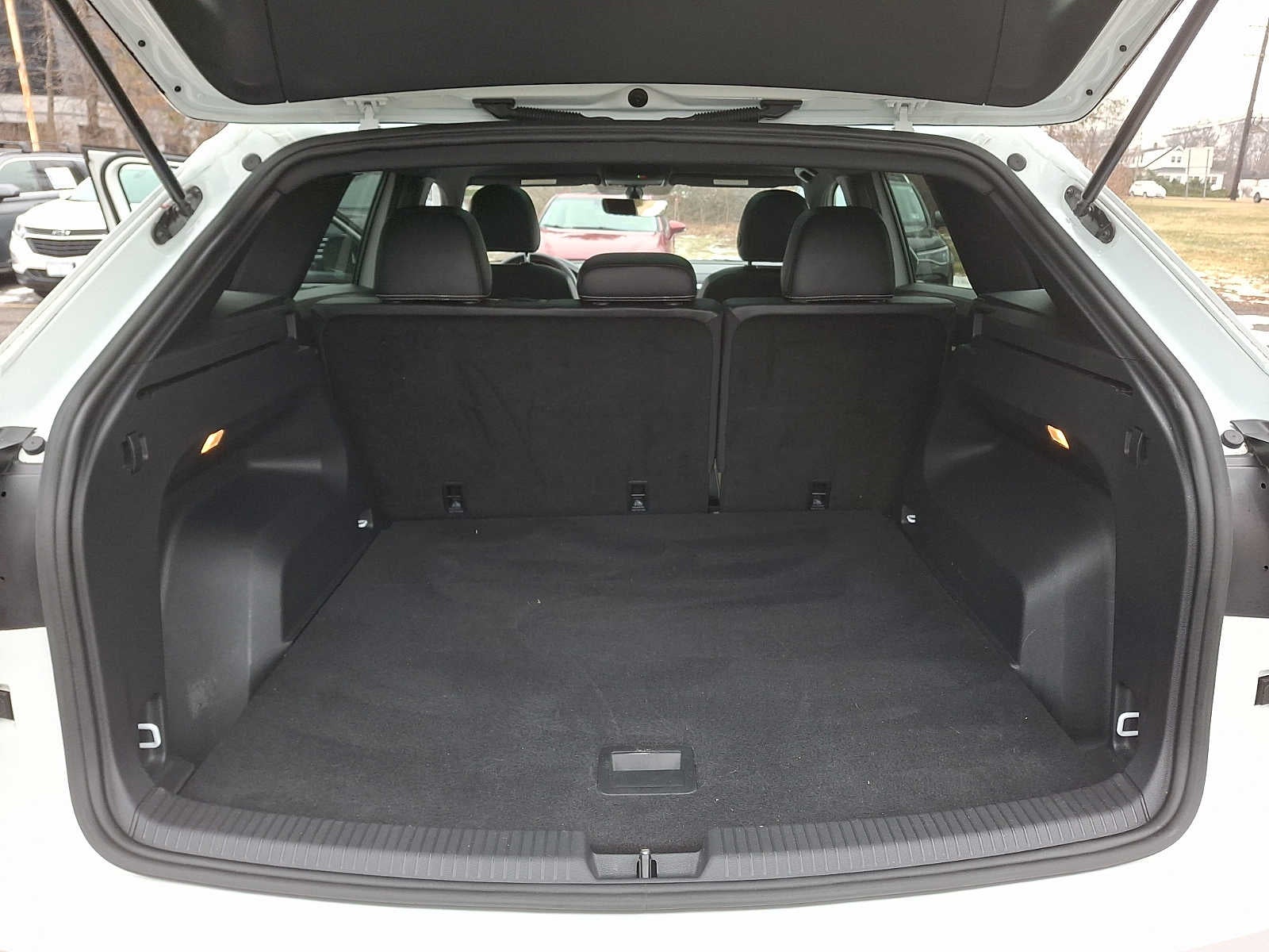 2022 Volkswagen Atlas Cross Sport 3.6L V6 SE w/Technology 4MOTION