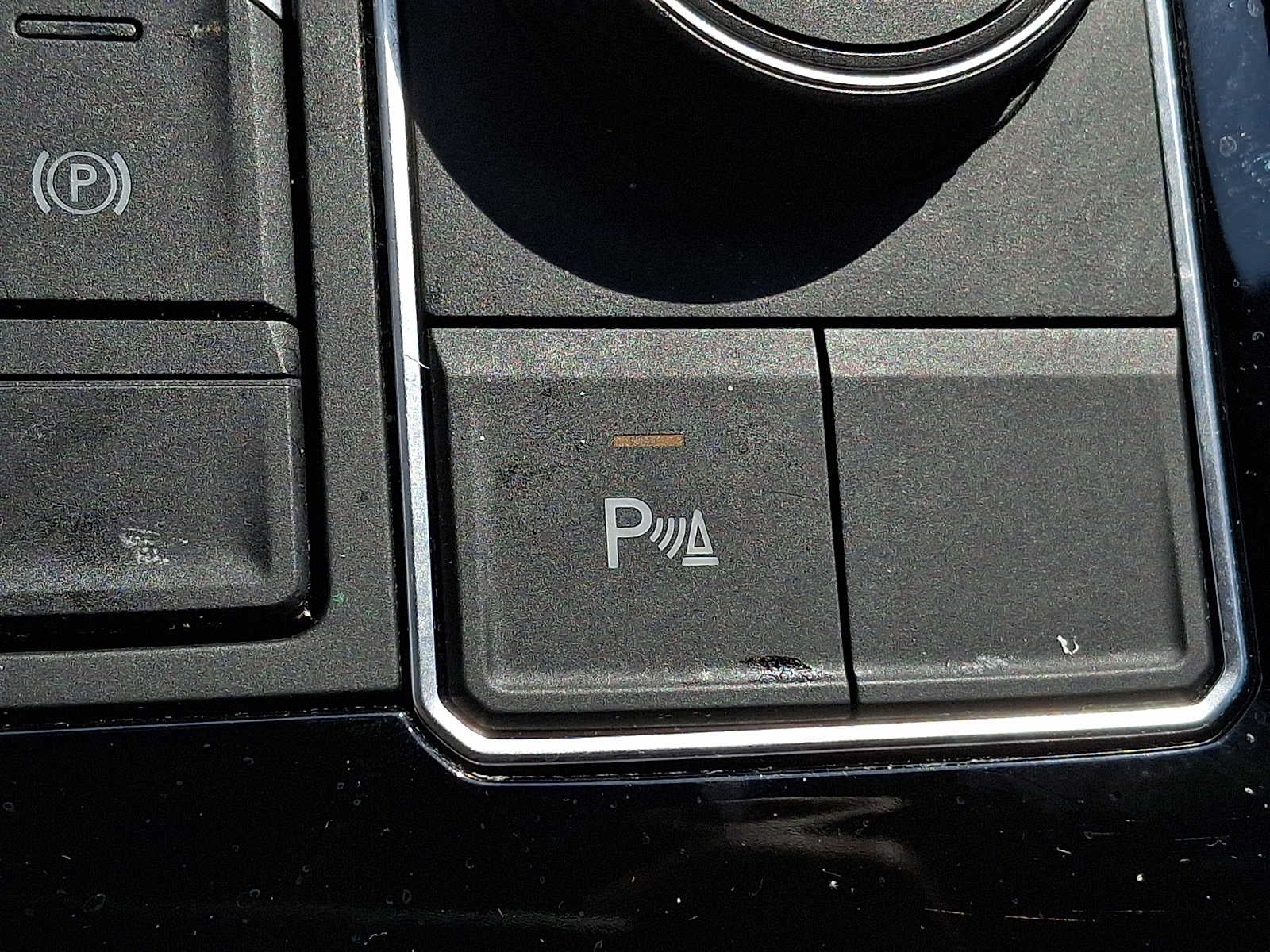 2022 Volkswagen Atlas Cross Sport 3.6L V6 SE w/Technology 4MOTION