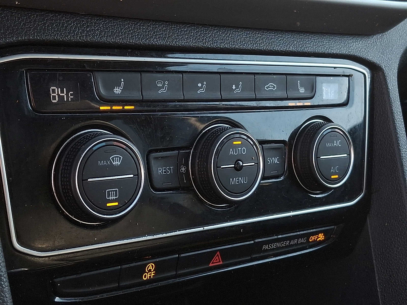 2023 Volkswagen Atlas 2.0T SE w/Technology 4MOTION