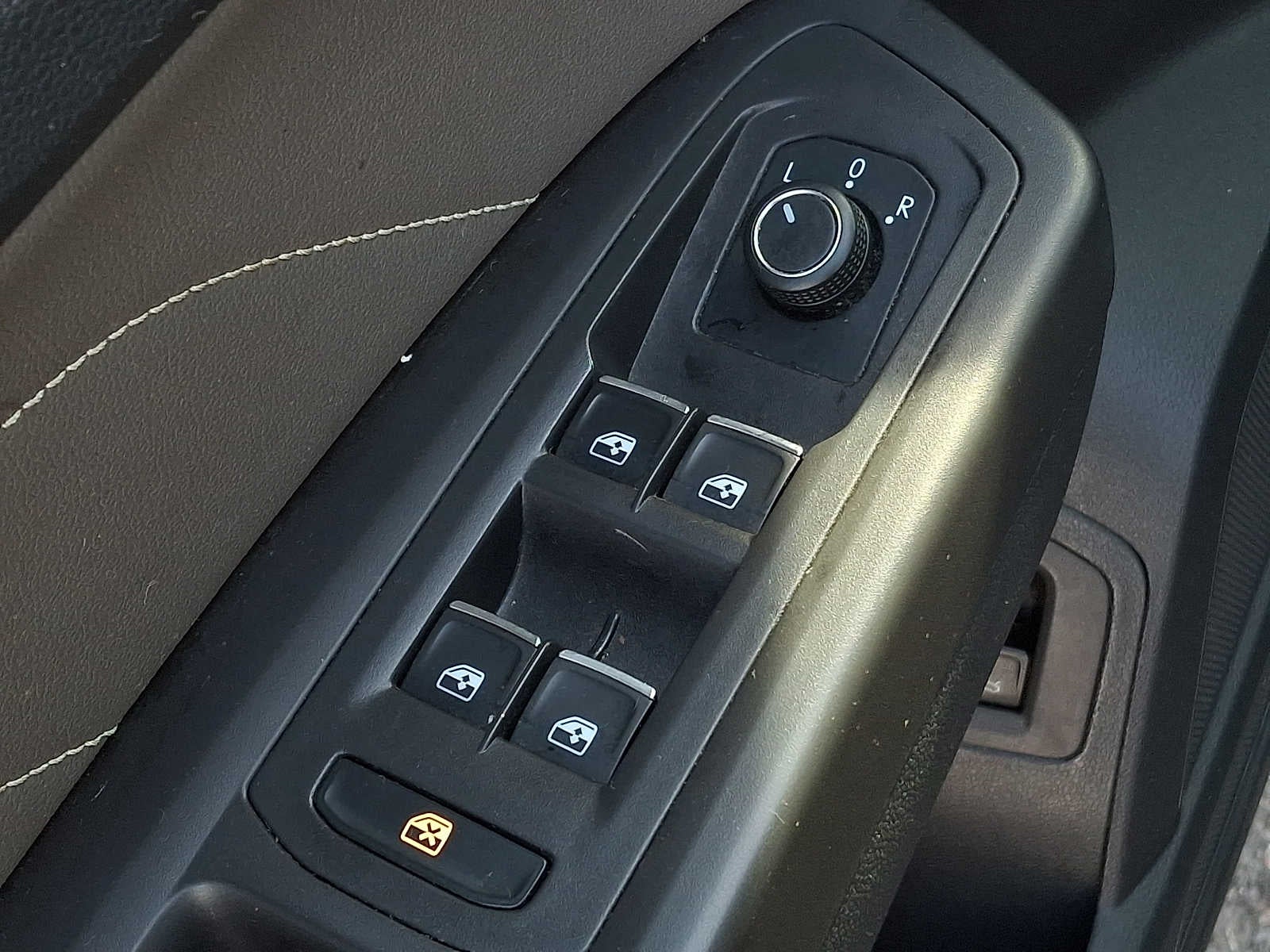 2023 Volkswagen Atlas 2.0T SE w/Technology 4MOTION