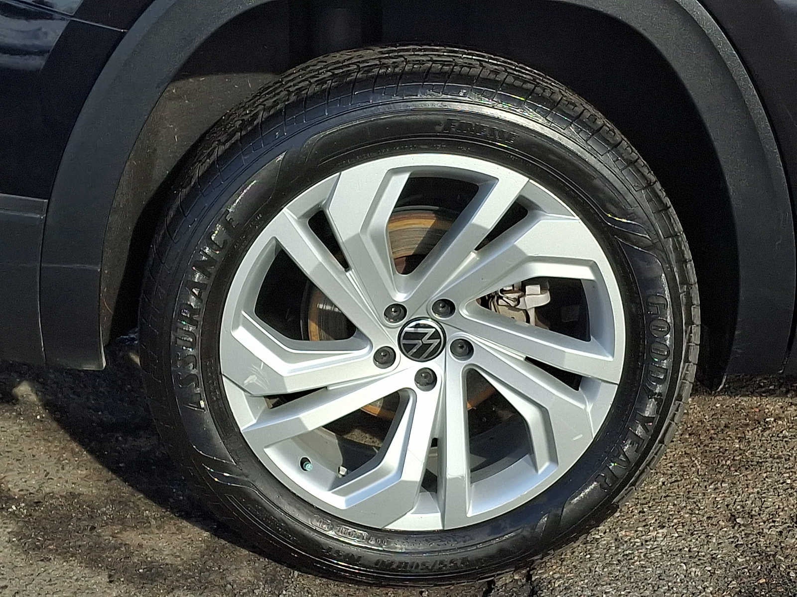 2023 Volkswagen Atlas 2.0T SE w/Technology 4MOTION