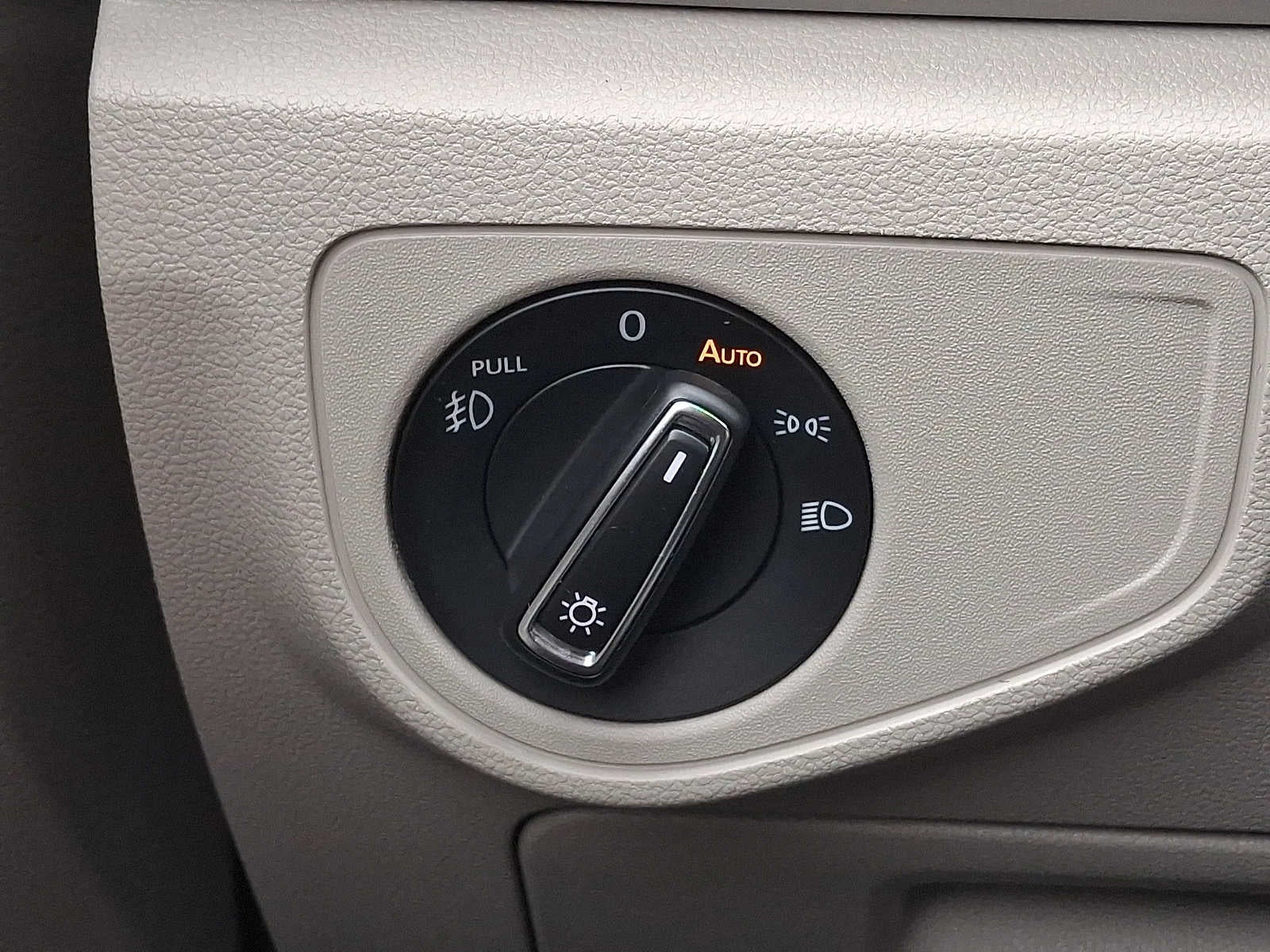 2018 Volkswagen Atlas 3.6L V6 SE w/Technology 4MOTION