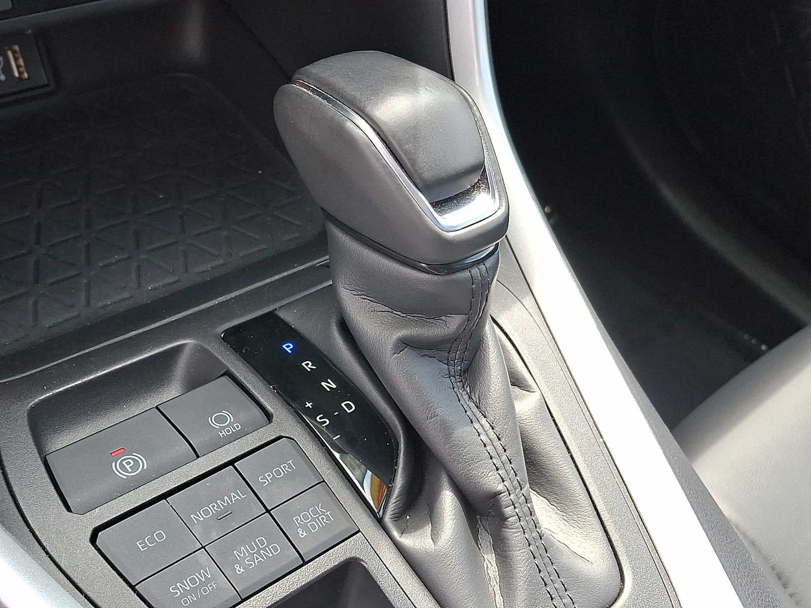 2024 Toyota RAV4 XLE Premium AWD