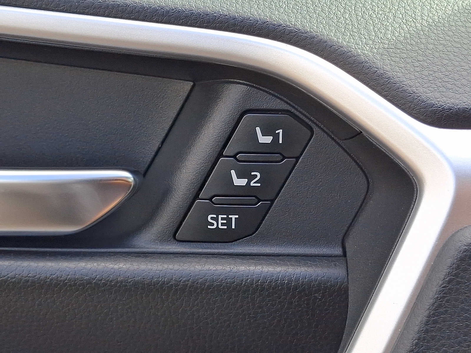 2024 Toyota RAV4 XLE Premium AWD