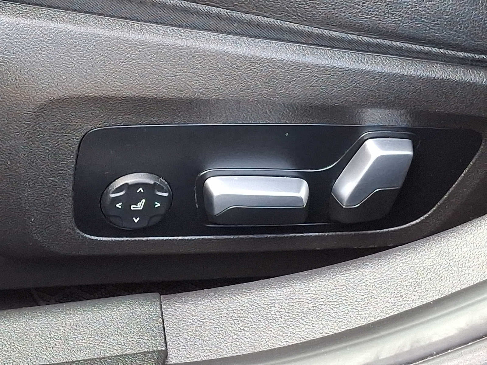 2023 BMW 3 Series 330i xDrive Sedan