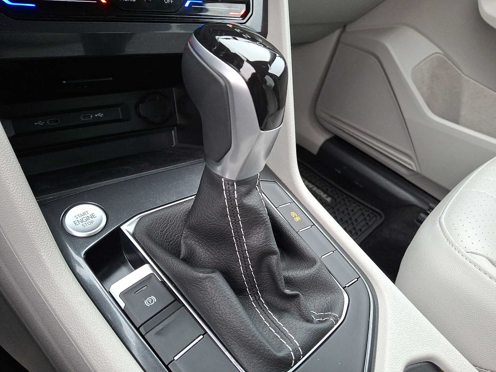 2024 Volkswagen Tiguan 2.0T SE 4MOTION