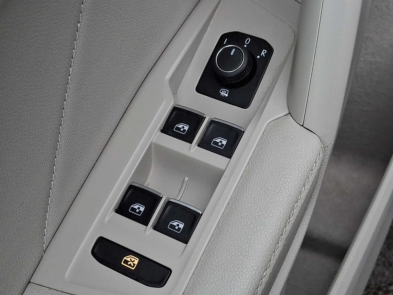 2024 Volkswagen Tiguan 2.0T SE 4MOTION