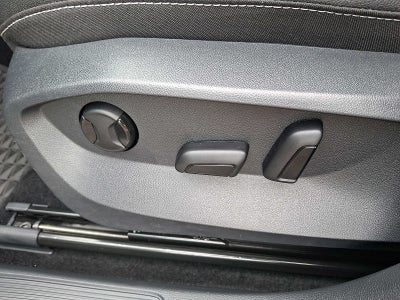 2025 Volkswagen Taos SE Black FWD