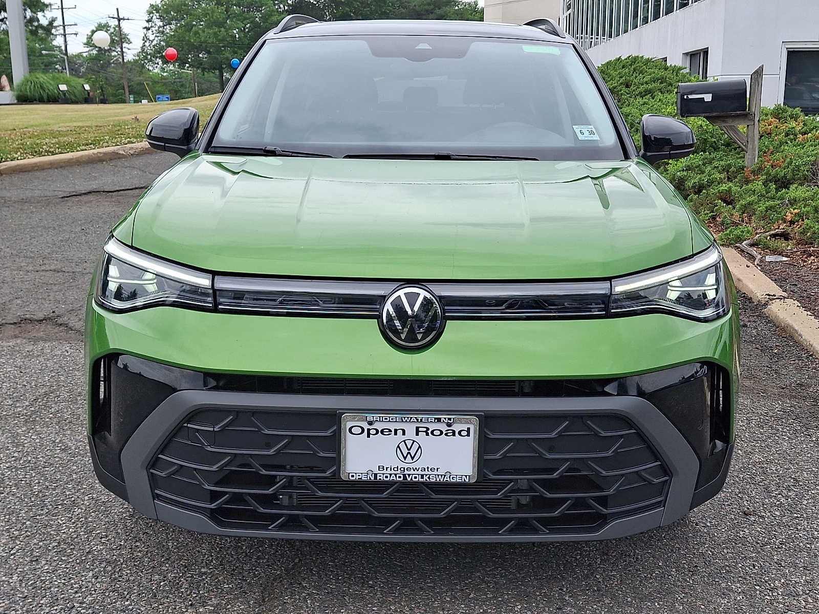 2025 Volkswagen Taos SE Black FWD