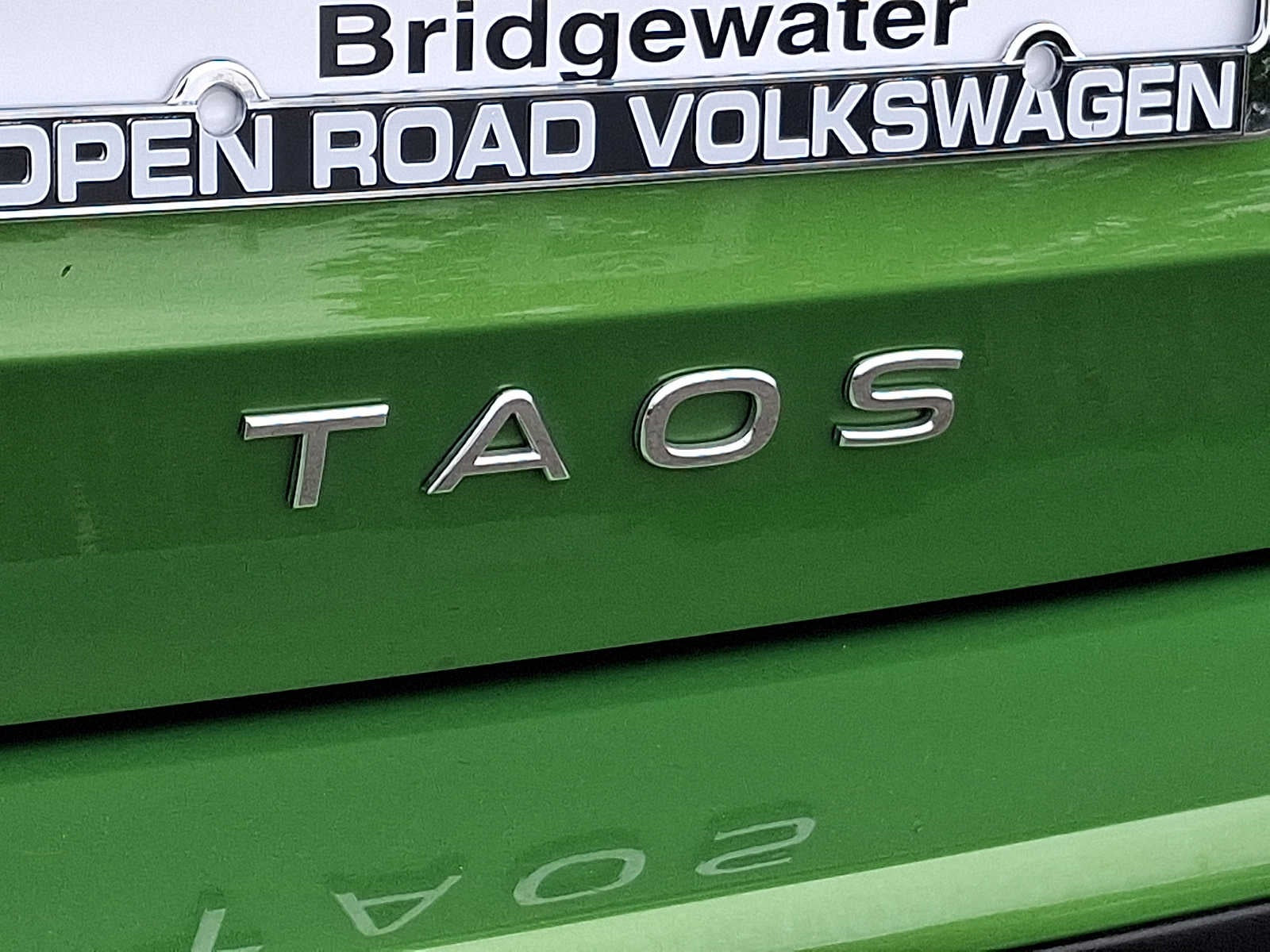 2025 Volkswagen Taos SE Black FWD