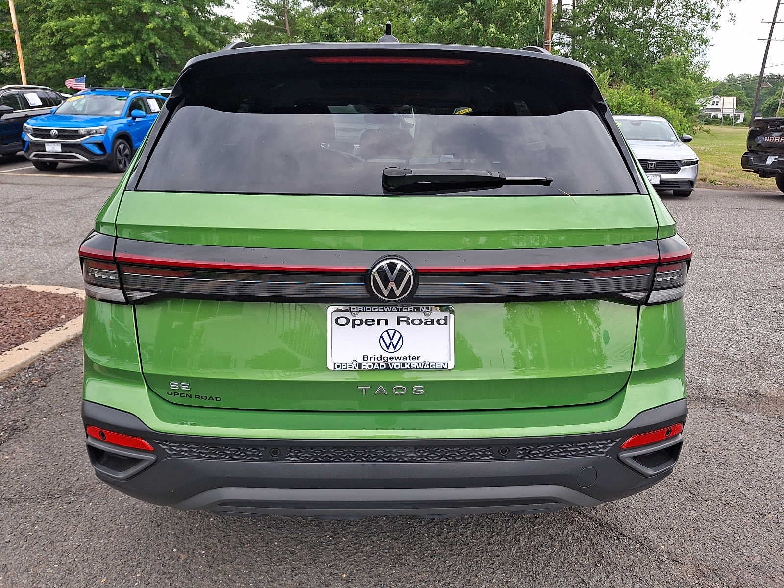 2025 Volkswagen Taos SE Black FWD