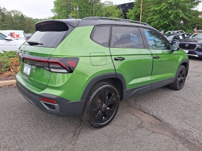 2025 Volkswagen Taos SE Black FWD