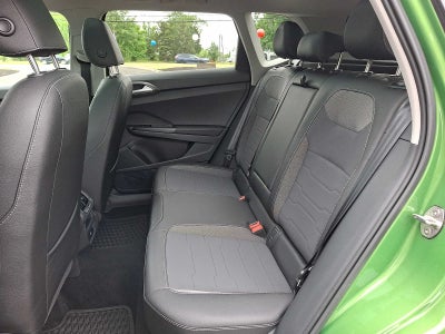 2025 Volkswagen Taos SE Black FWD