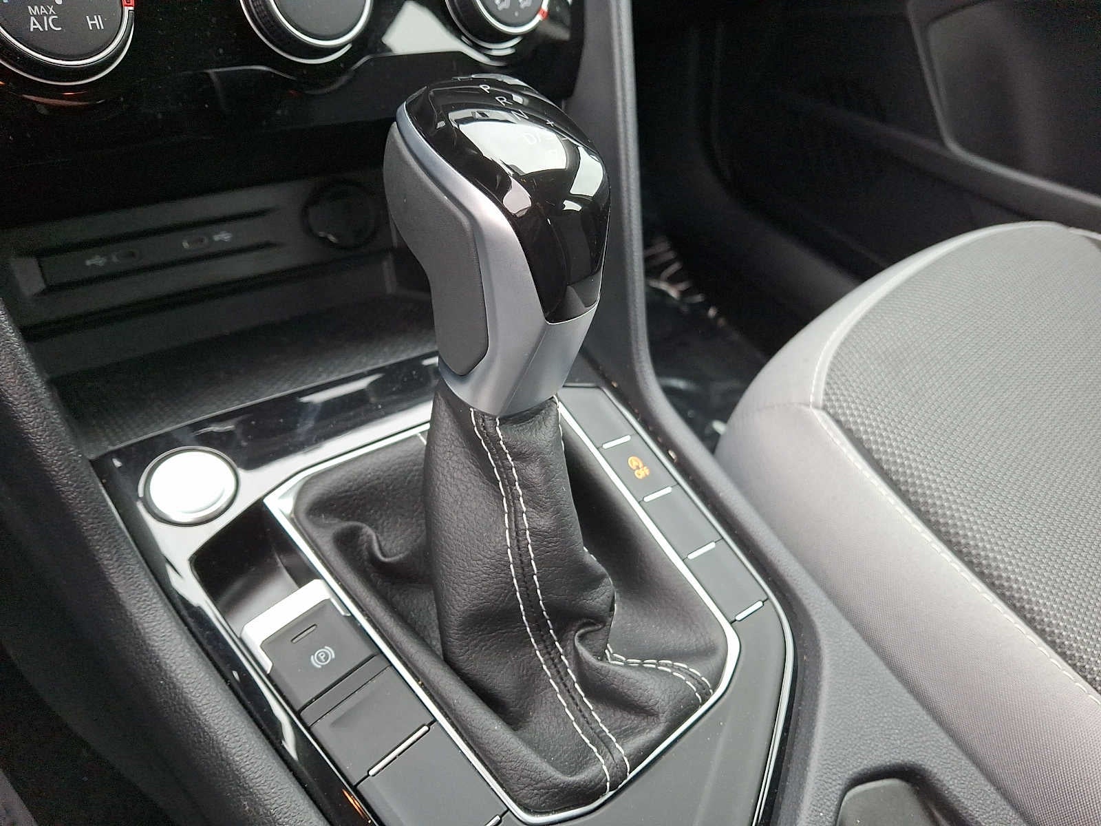 2024 Volkswagen Taos S FWD