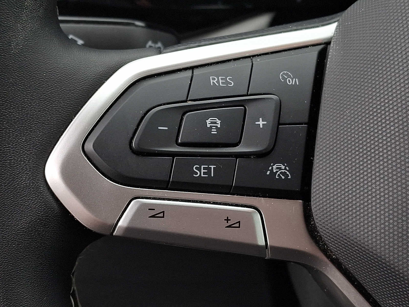 2024 Volkswagen Taos S FWD