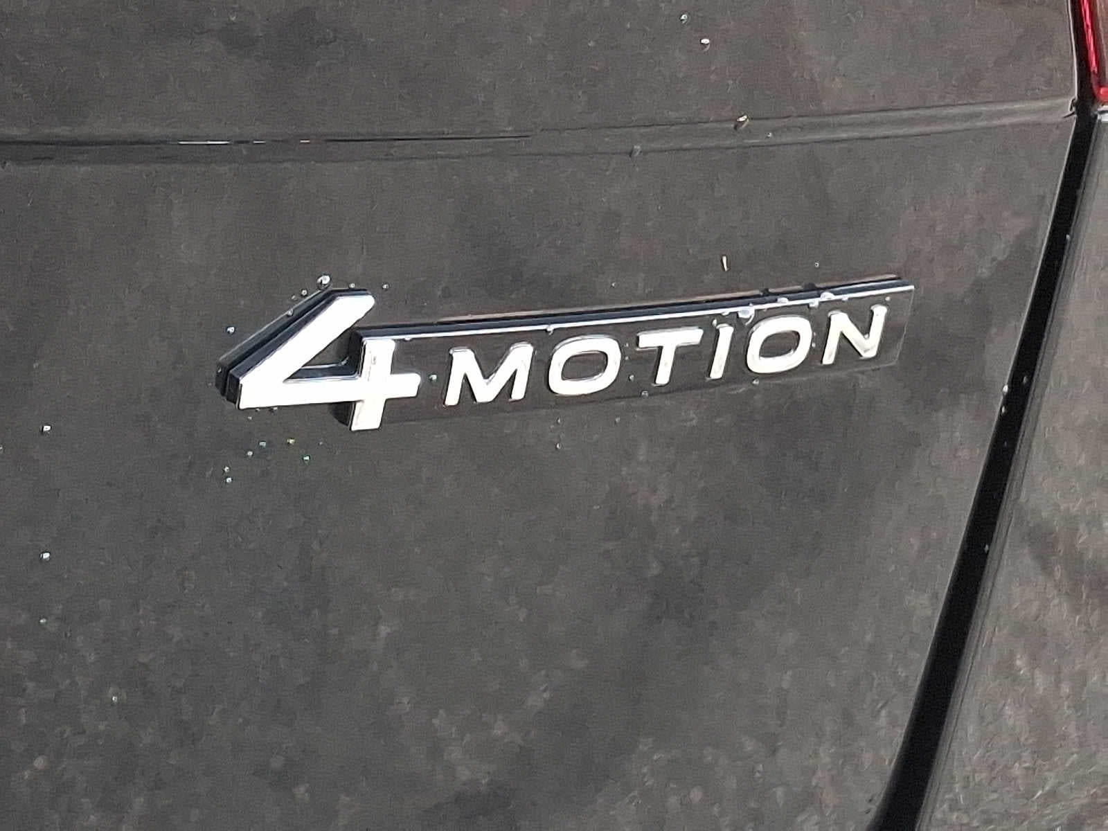 2022 Volkswagen Tiguan 2.0T SE R-Line Black 4MOTION
