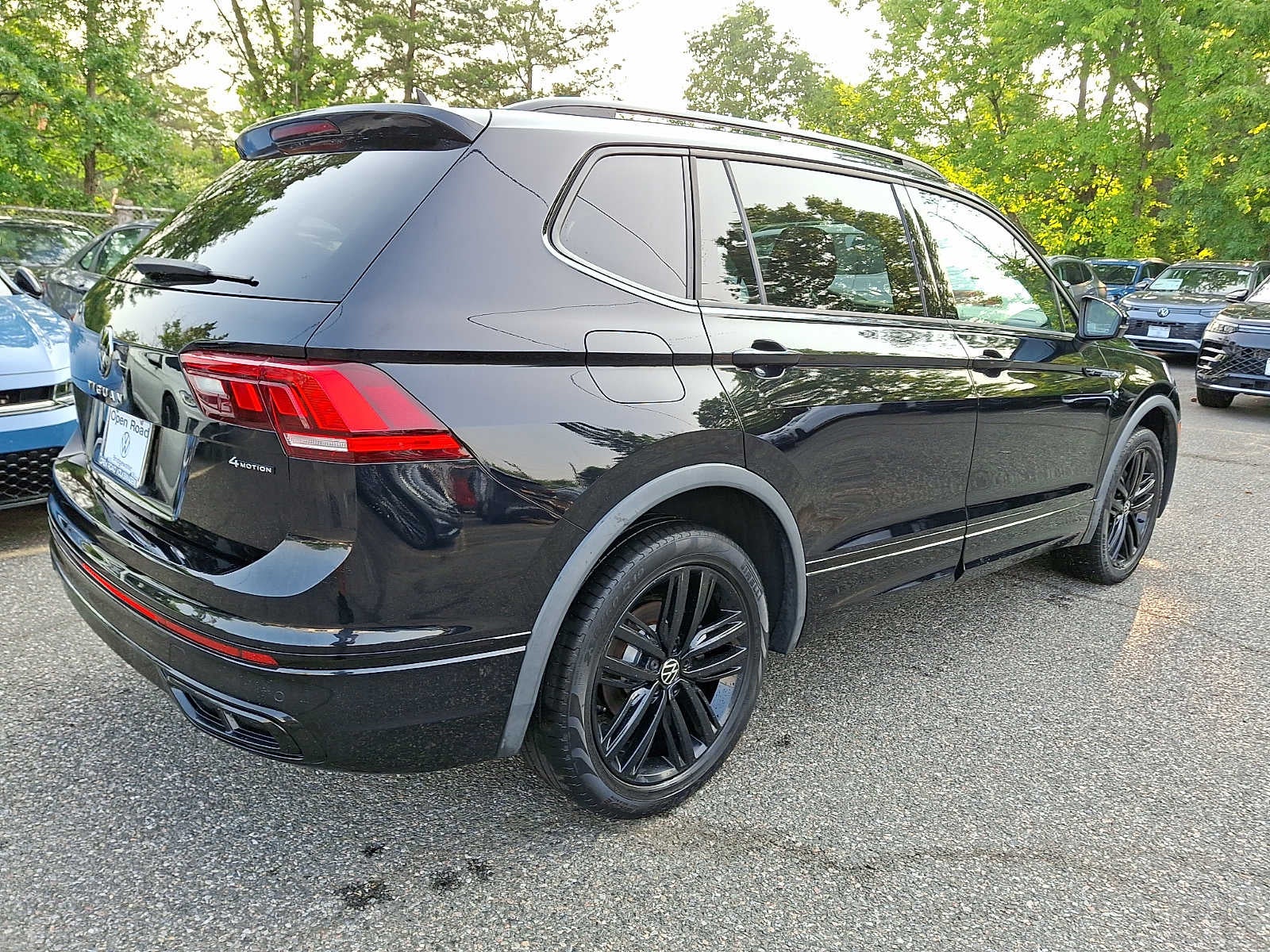 2022 Volkswagen Tiguan 2.0T SE R-Line Black 4MOTION