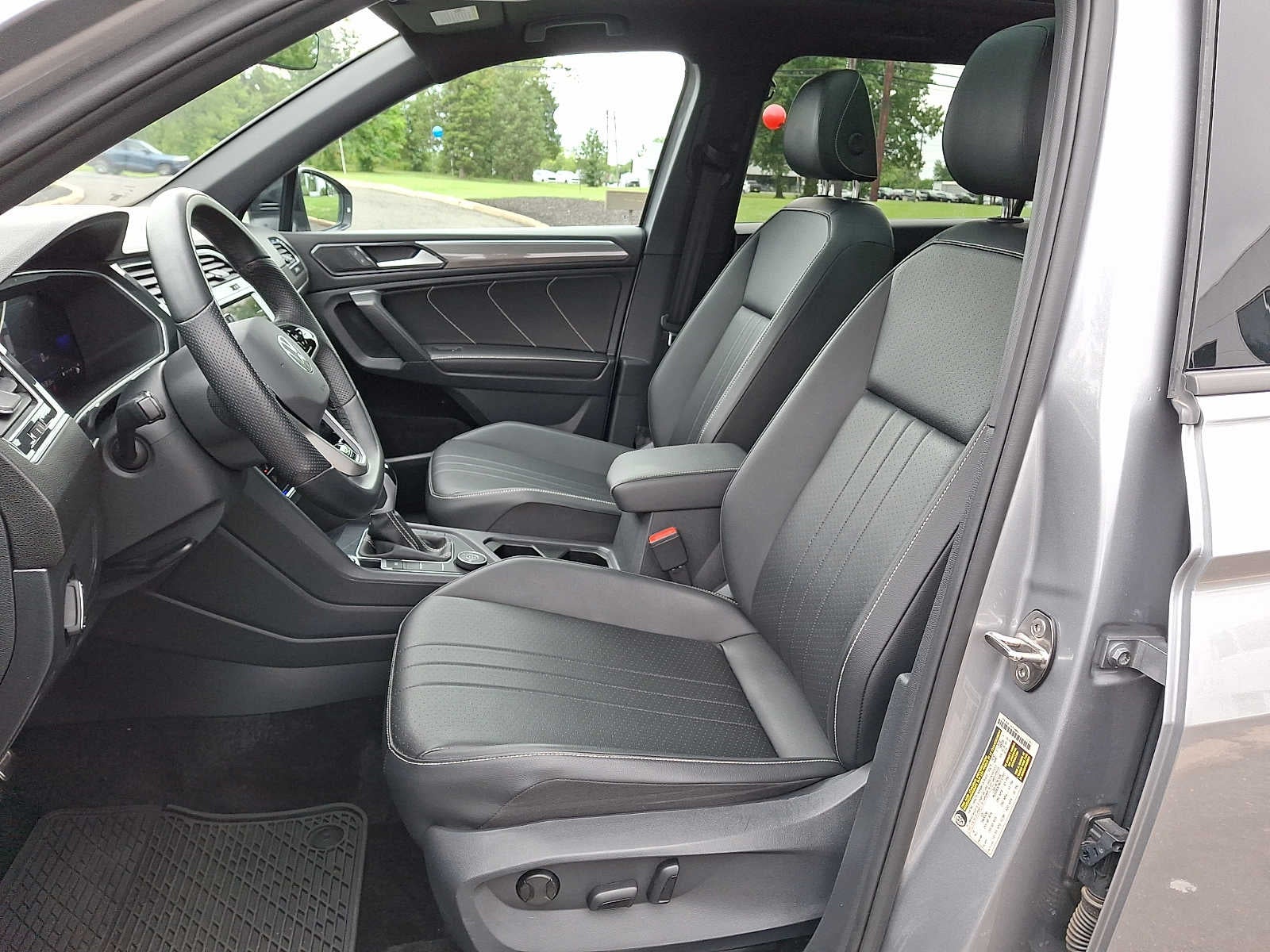 2024 Volkswagen Tiguan 2.0T SE R-Line Black 4MOTION