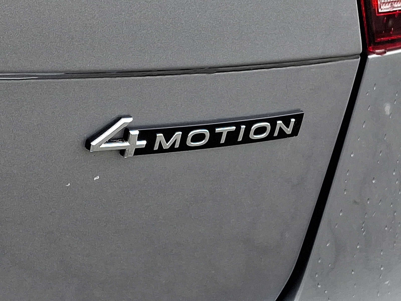 2024 Volkswagen Tiguan 2.0T SE R-Line Black 4MOTION