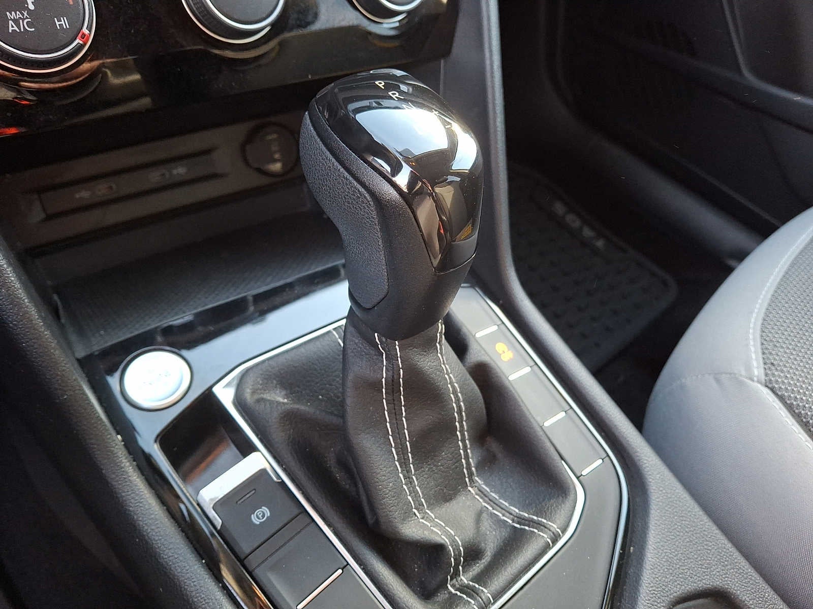 2023 Volkswagen Taos S 4MOTION *Ltd Avail*