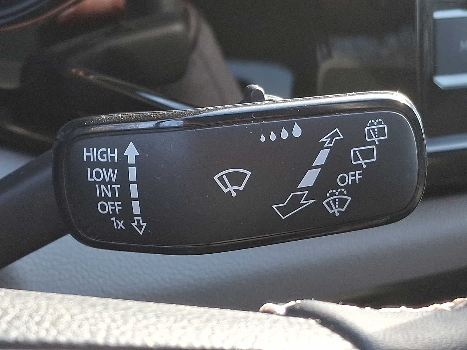 2023 Volkswagen Taos S 4MOTION *Ltd Avail*