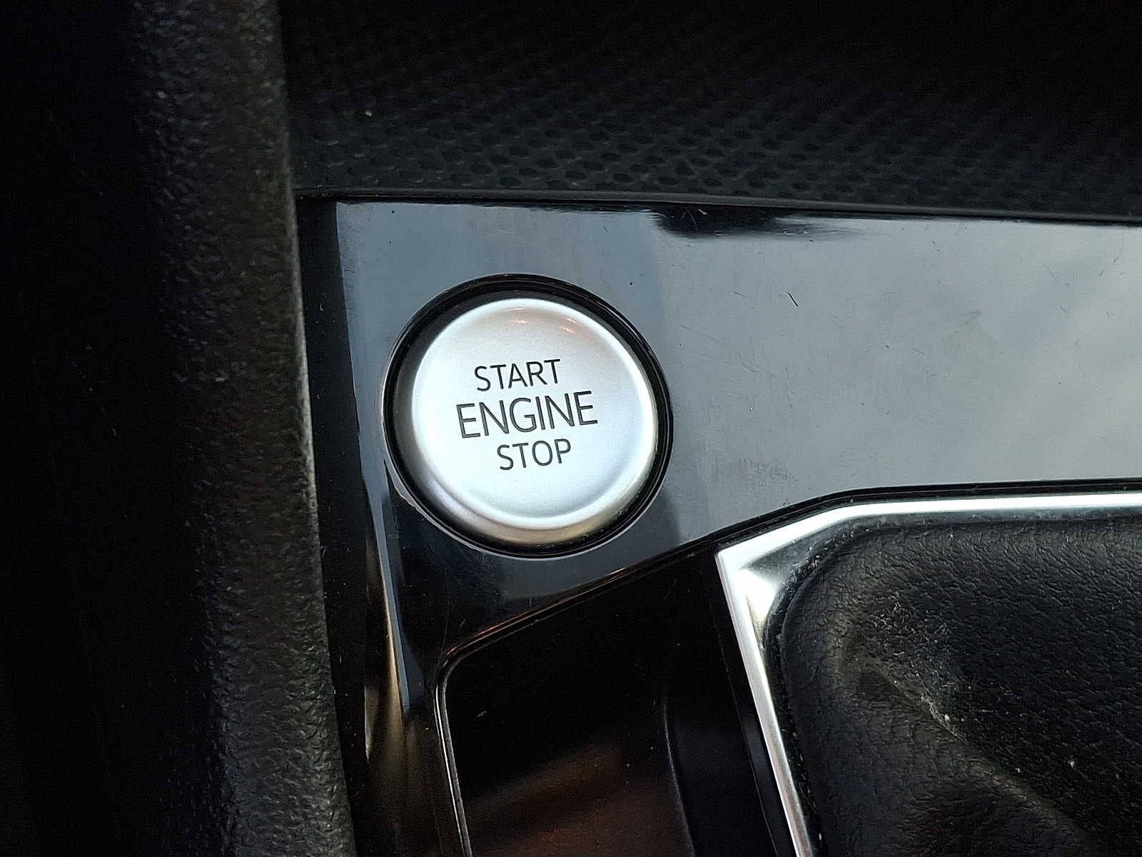 2023 Volkswagen Taos S 4MOTION *Ltd Avail*