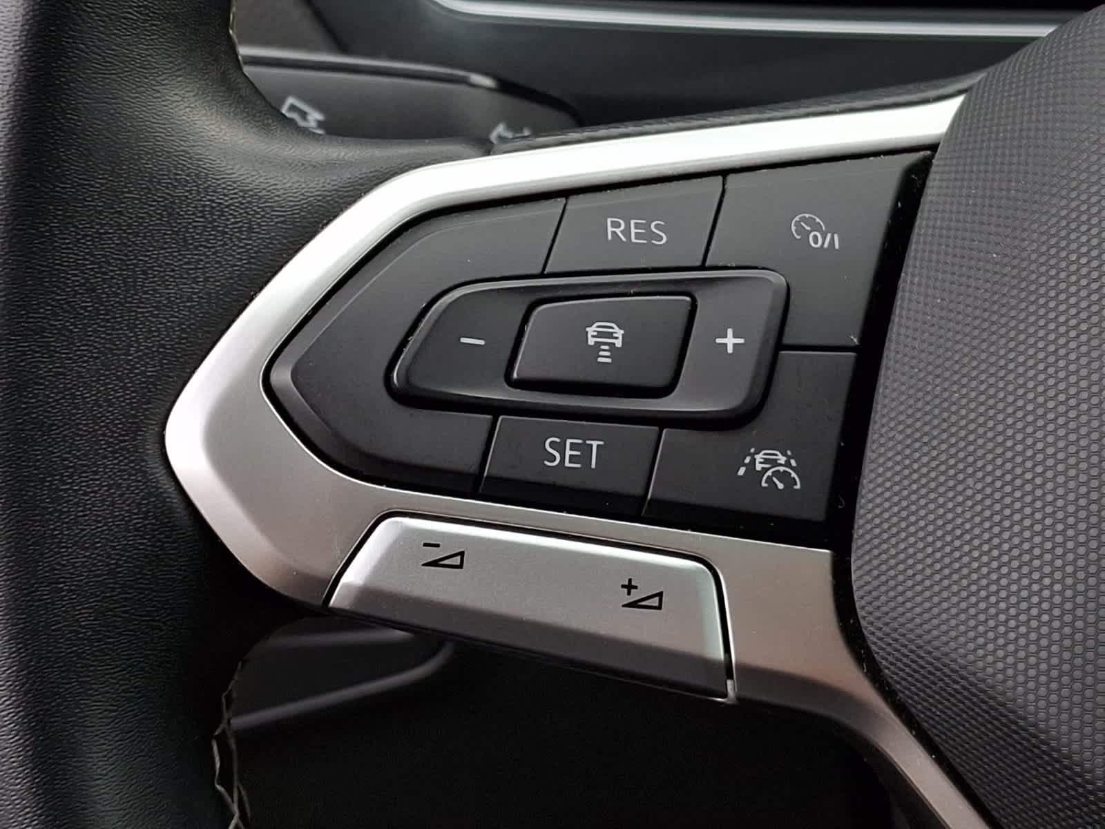 2023 Volkswagen Tiguan 2.0T SE 4MOTION