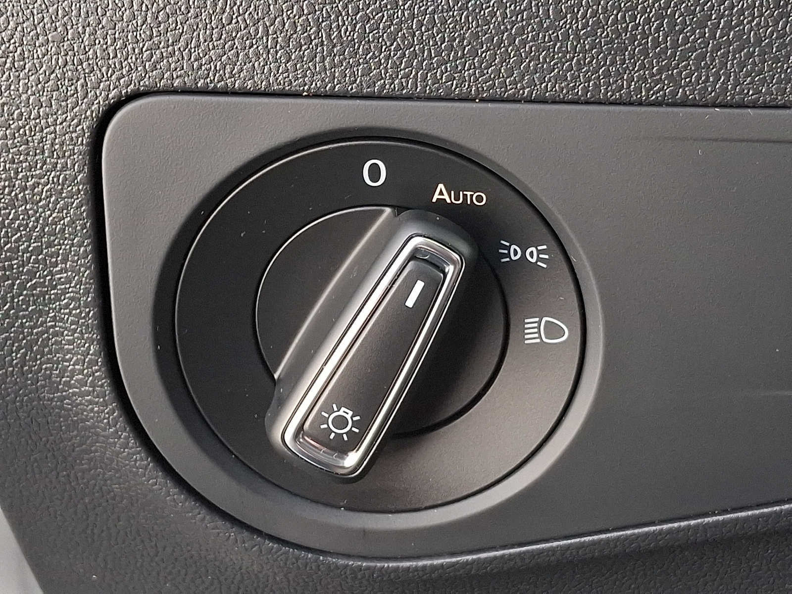 2024 Volkswagen Tiguan 2.0T SE 4MOTION