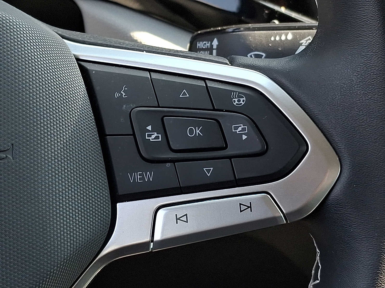 2023 Volkswagen Taos S 4MOTION