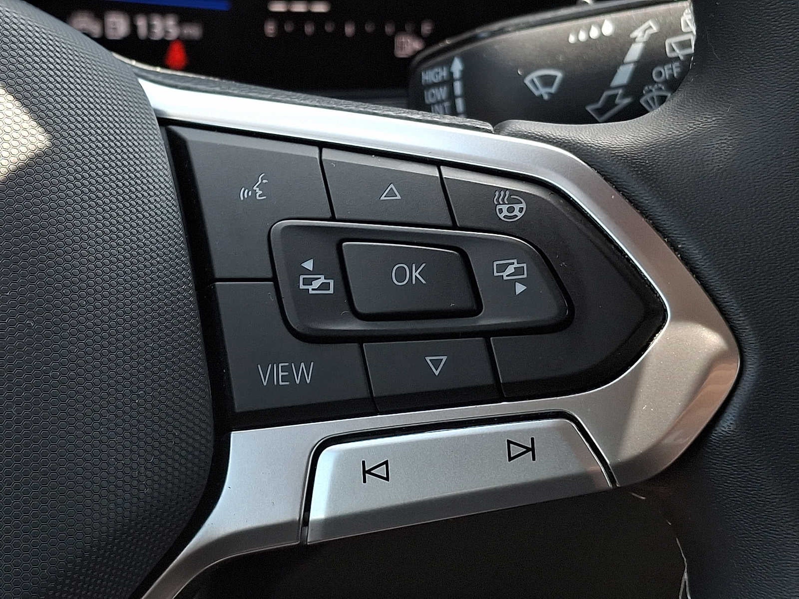 2023 Volkswagen Taos SE 4MOTION
