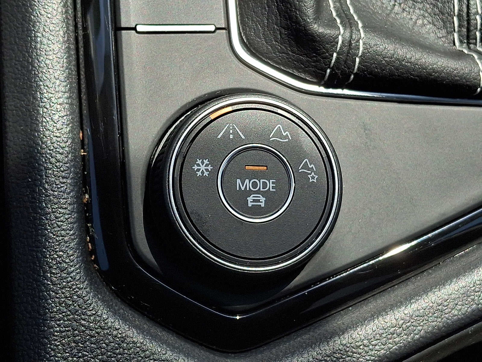 2023 Volkswagen Taos SE 4MOTION