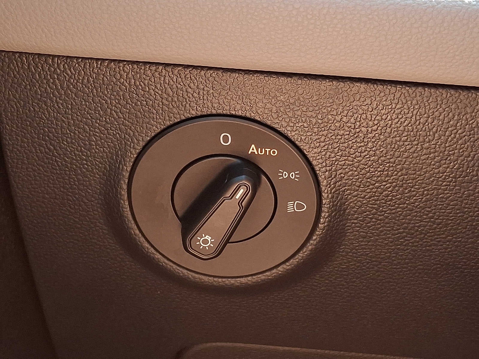 2023 Volkswagen Taos SE 4MOTION