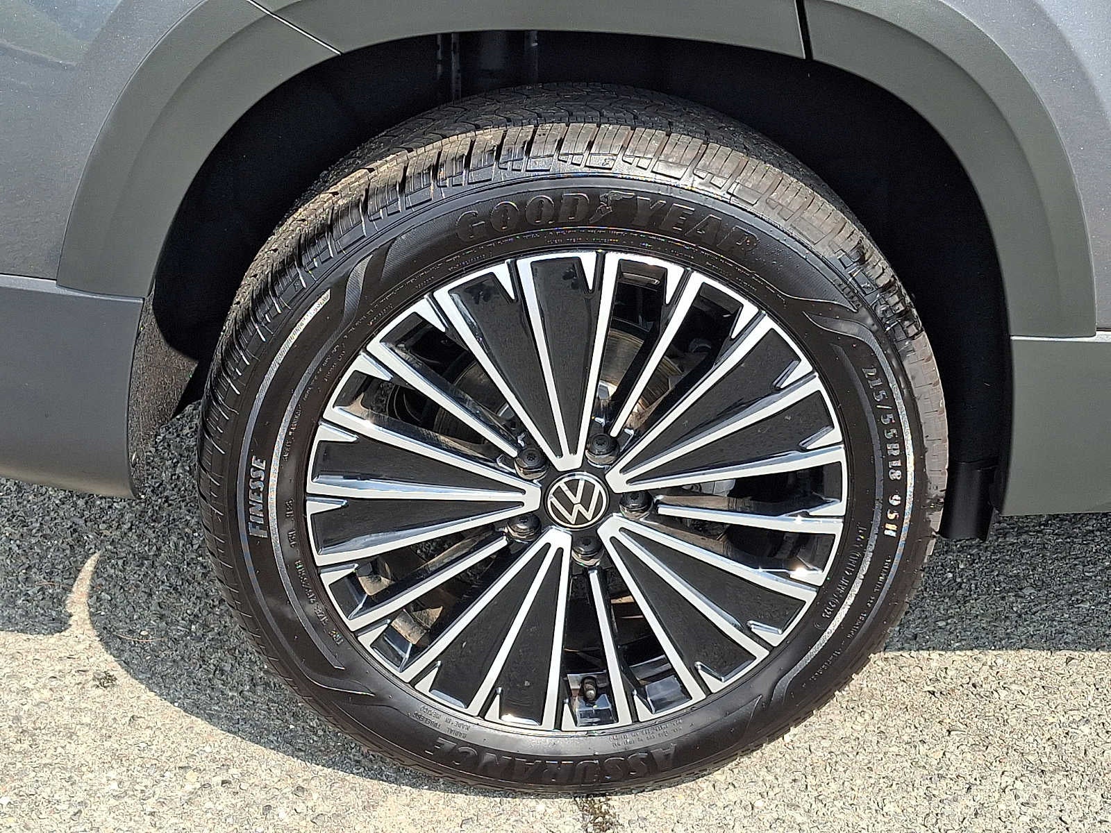 2026 Volkswagen Taos SE 4MOTION