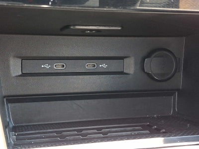 2025 Volkswagen Taos SE 4MOTION