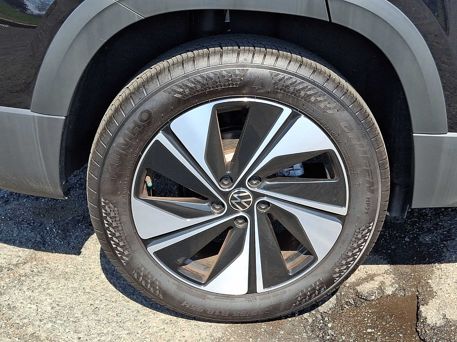 2025 Volkswagen Taos SE 4MOTION