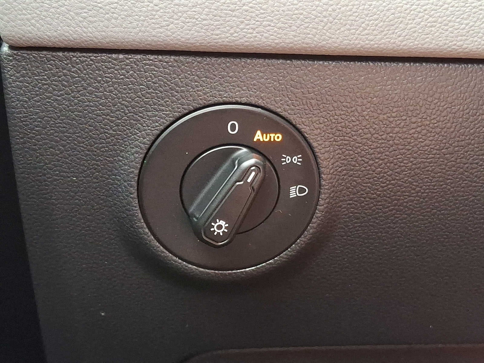 2022 Volkswagen Taos SE 4MOTION