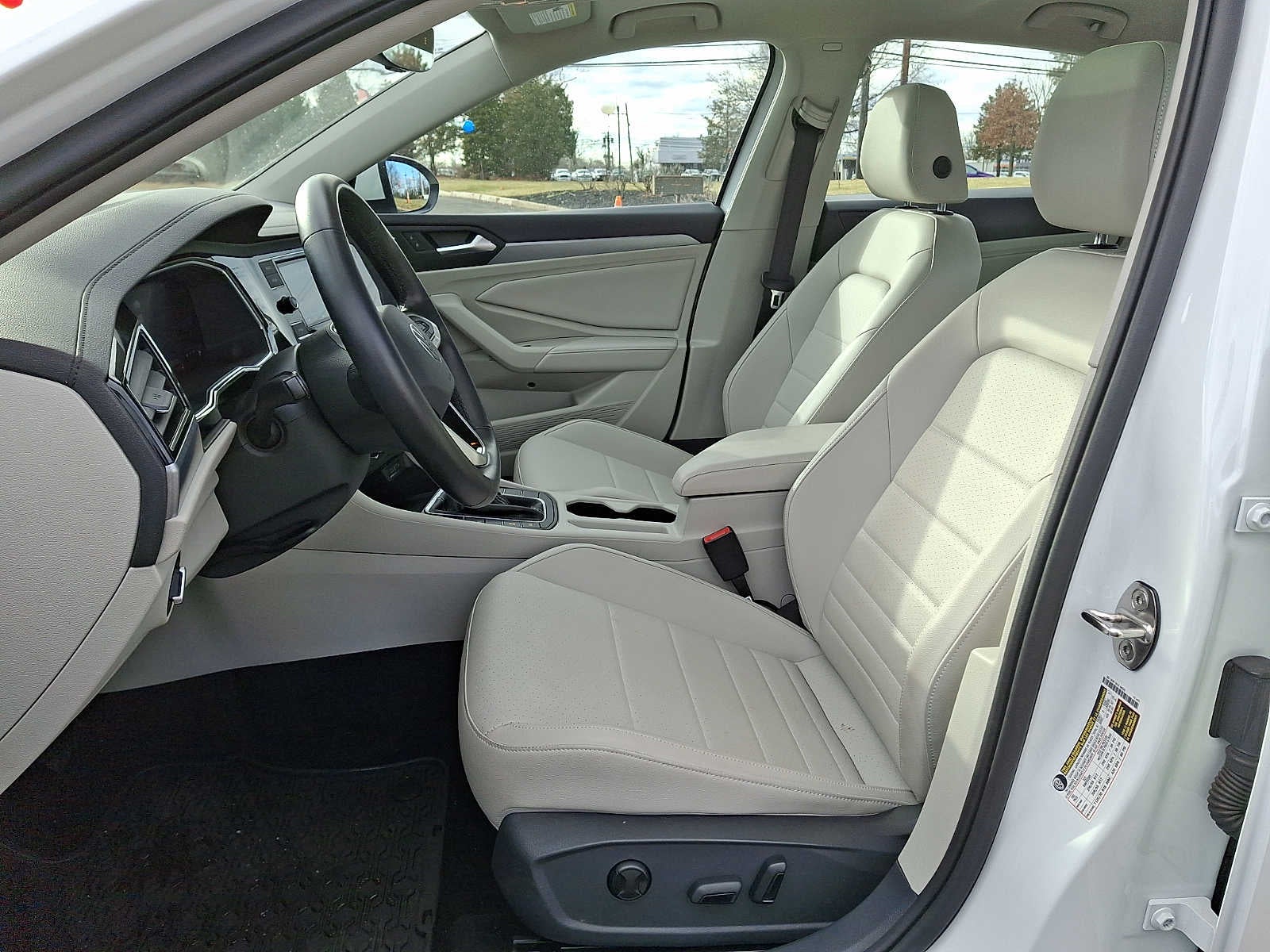 2023 Volkswagen Jetta SE Auto