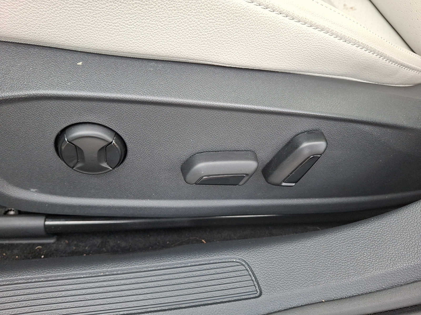 2023 Volkswagen Jetta SE Auto